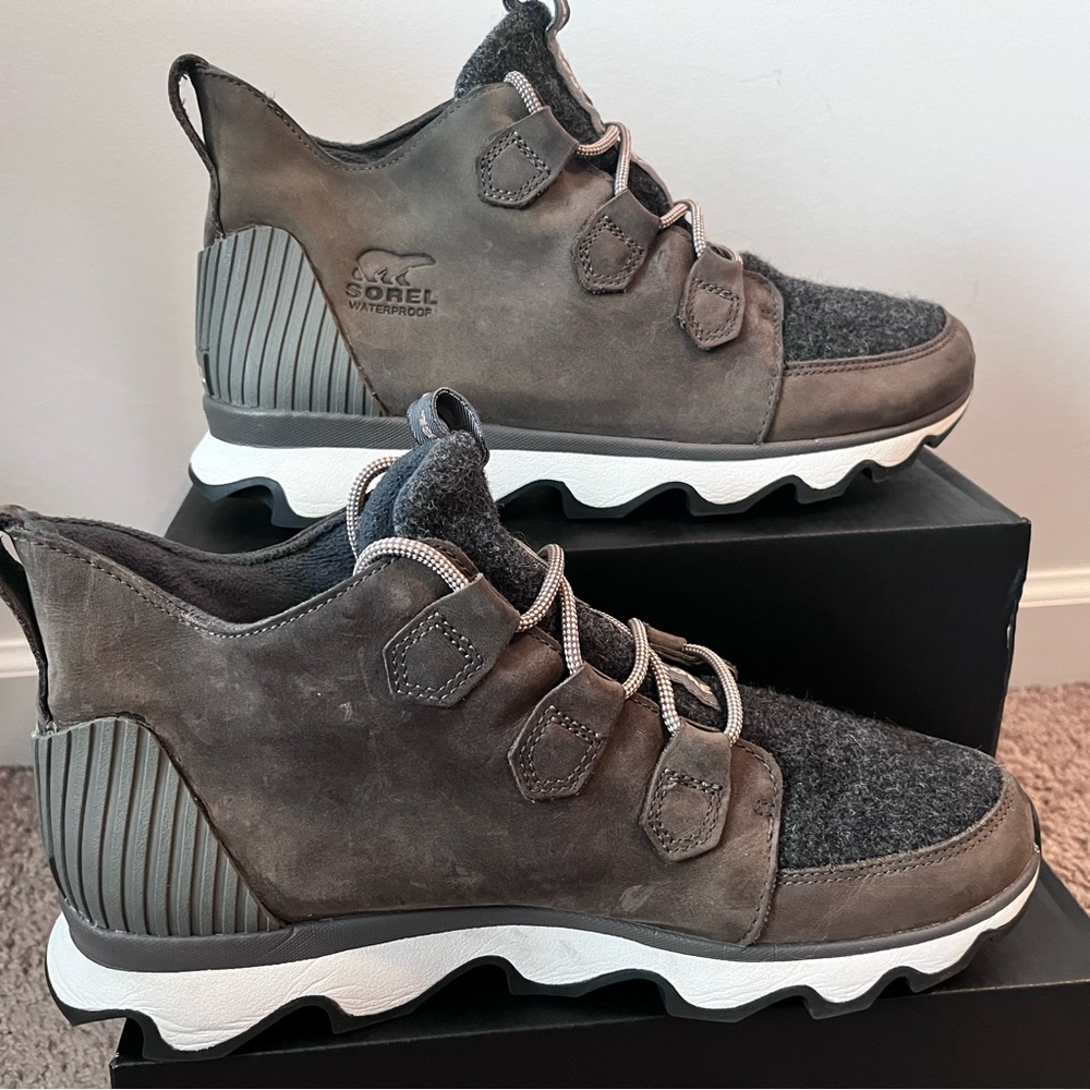 Sorel Men's Gray and Brown Boots
